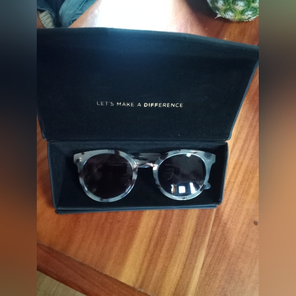 Diff Eyewear Accessories - Diff Eyewear. Becky Ii - Cream Tortoise + Grey Polarized Sunglasses